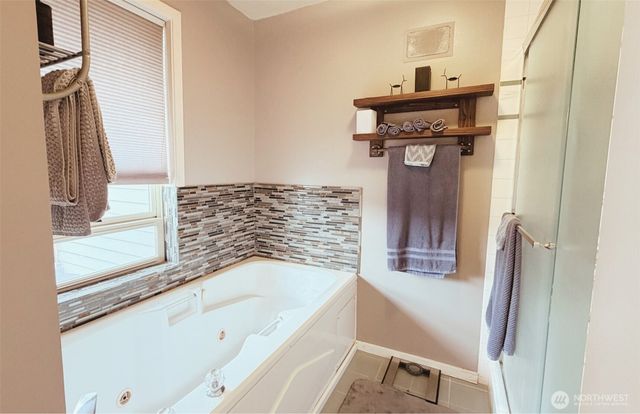 18064 Mariposa Lane, Mount Vernon, WA 98274