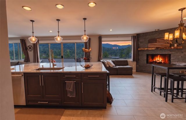 18064 Mariposa Lane, Mount Vernon, WA 98274