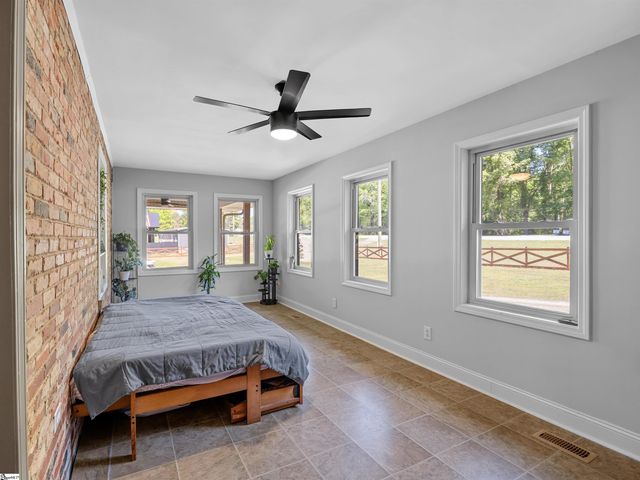 2228 Cross Anchor Road, Woodruff, SC 29388
