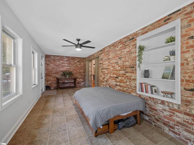 2228 Cross Anchor Road, Woodruff, SC 29388