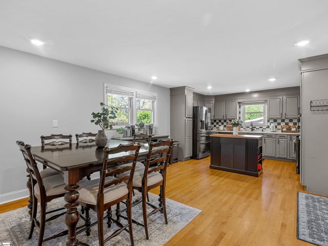 2228 Cross Anchor Road, Woodruff, SC 29388