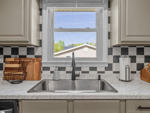 2228 Cross Anchor Road, Woodruff, SC 29388