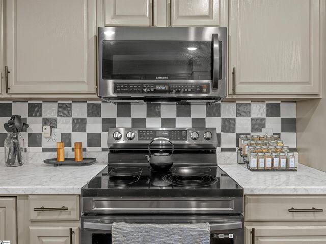 2228 Cross Anchor Road, Woodruff, SC 29388