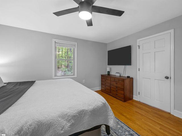 2228 Cross Anchor Road, Woodruff, SC 29388
