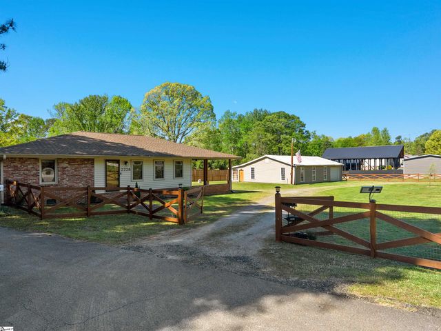 2228 Cross Anchor Road, Woodruff, SC 29388
