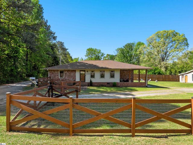 2228 Cross Anchor Road, Woodruff, SC 29388