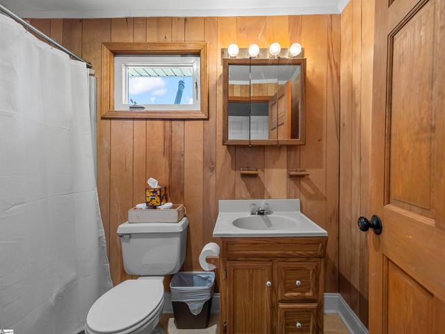 2228 Cross Anchor Road, Woodruff, SC 29388