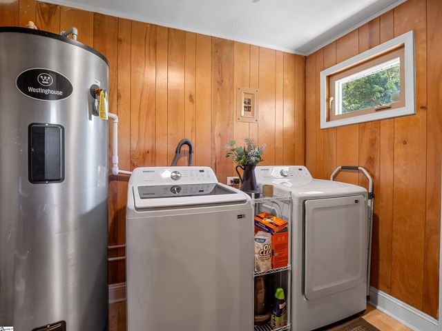 2228 Cross Anchor Road, Woodruff, SC 29388