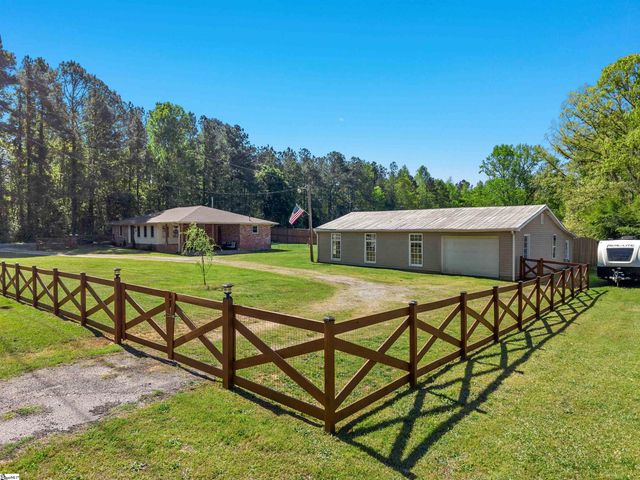 2228 Cross Anchor Road, Woodruff, SC 29388