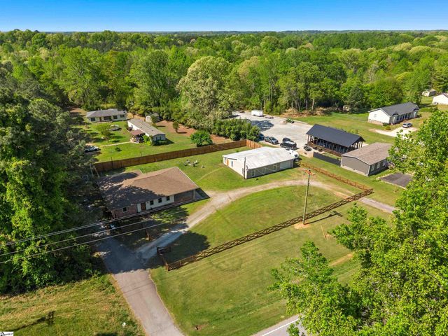 2228 Cross Anchor Road, Woodruff, SC 29388