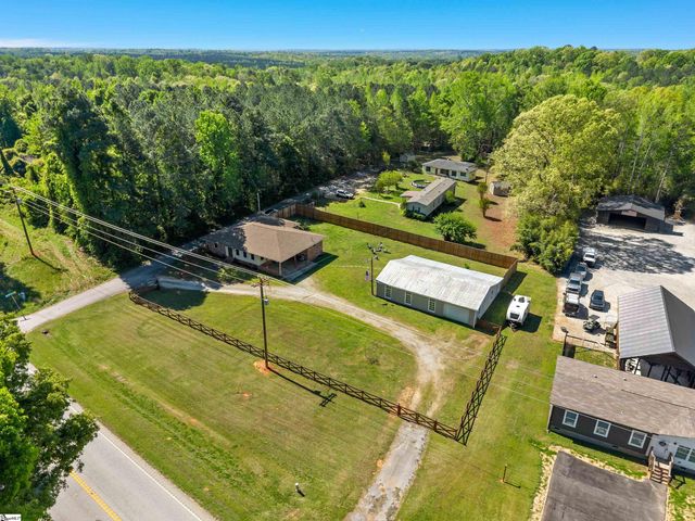 2228 Cross Anchor Road, Woodruff, SC 29388