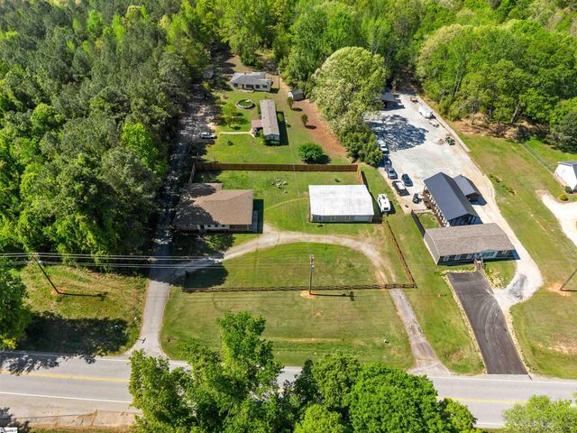 2228 Cross Anchor Road, Woodruff, SC 29388