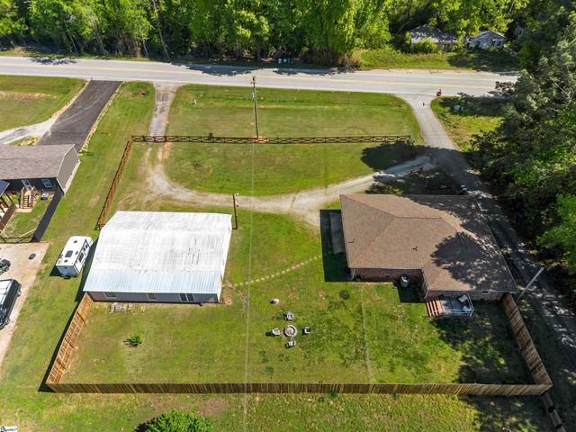 2228 Cross Anchor Road, Woodruff, SC 29388