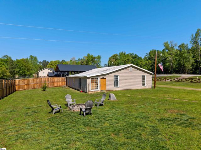 2228 Cross Anchor Road, Woodruff, SC 29388