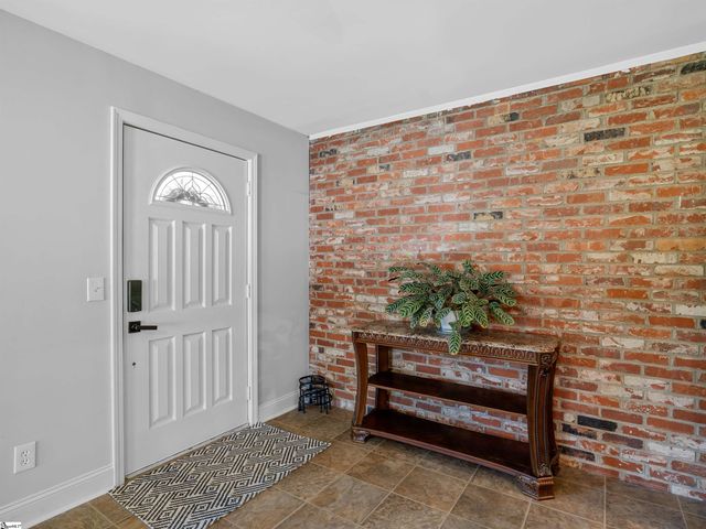 2228 Cross Anchor Road, Woodruff, SC 29388