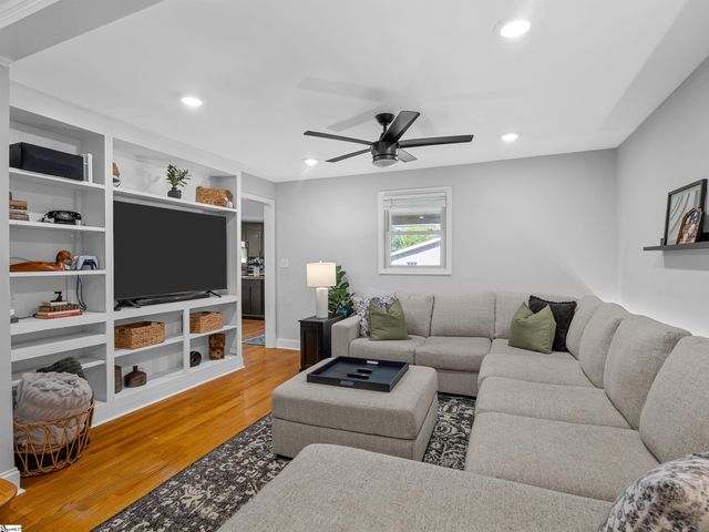 2228 Cross Anchor Road, Woodruff, SC 29388