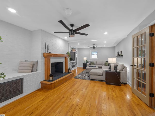 2228 Cross Anchor Road, Woodruff, SC 29388