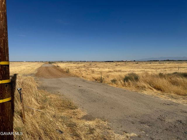 W Cor 90th St. West & A10 Street, Lancaster, CA 93536