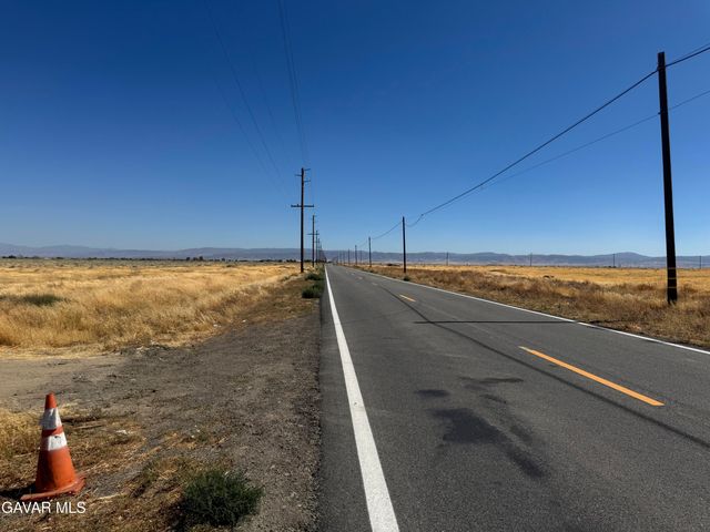W Cor 90th St. West & A10 Street, Lancaster, CA 93536