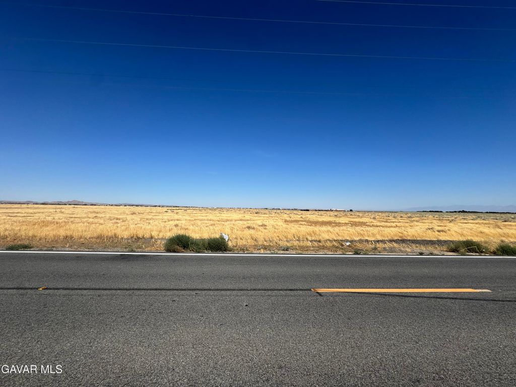 W Cor 90th St. West & A10 Street, Lancaster, CA 93536