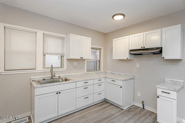 2337 Parkwood Avenue, Toledo, OH 43620