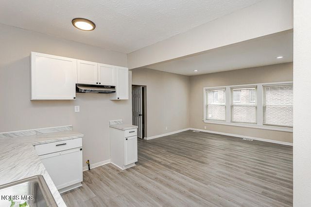 2337 Parkwood Avenue, Toledo, OH 43620
