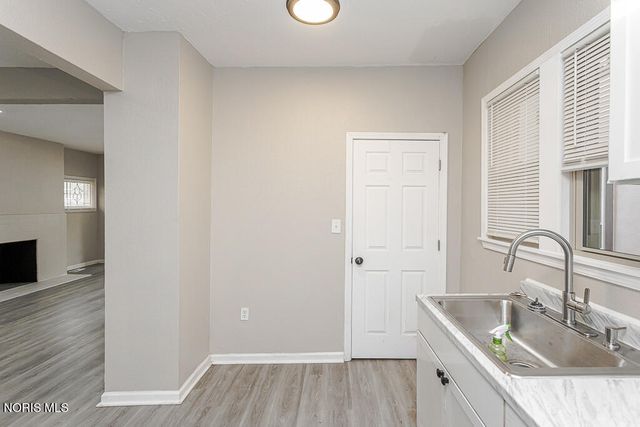 2337 Parkwood Avenue, Toledo, OH 43620