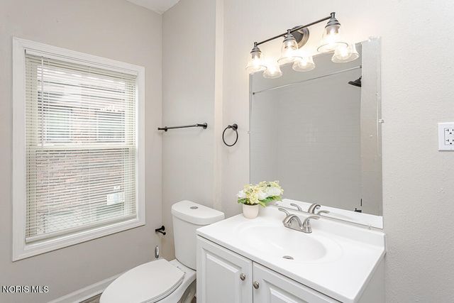 2337 Parkwood Avenue, Toledo, OH 43620