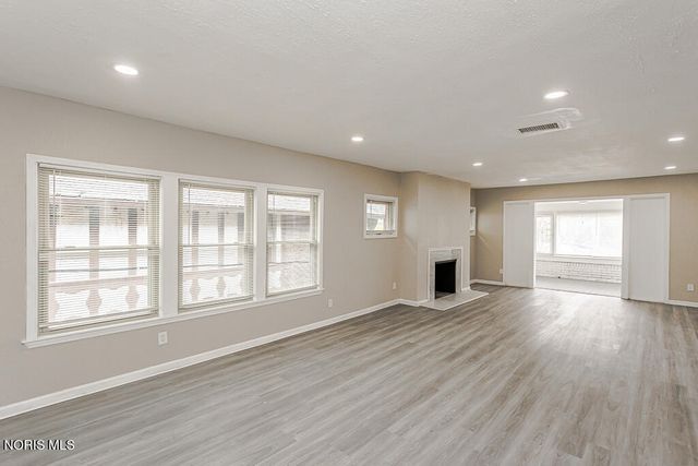 2337 Parkwood Avenue, Toledo, OH 43620
