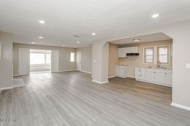 2337 Parkwood Avenue, Toledo, OH 43620