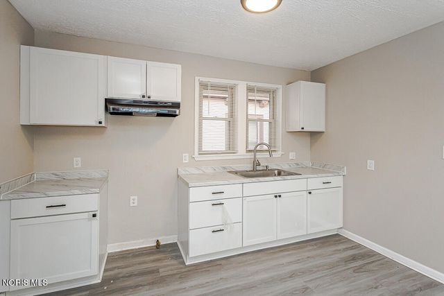 2337 Parkwood Avenue, Toledo, OH 43620
