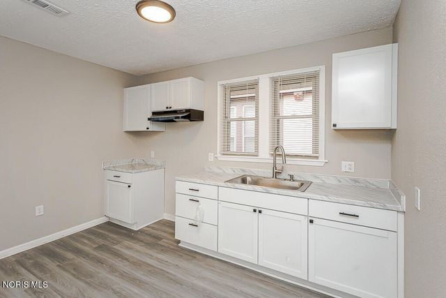 2337 Parkwood Avenue, Toledo, OH 43620