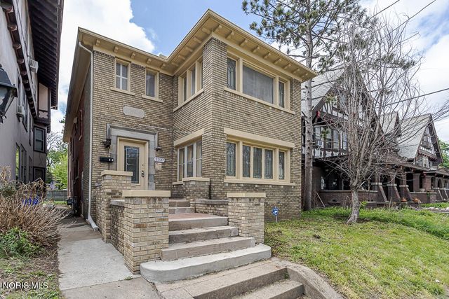2337 Parkwood Avenue, Toledo, OH 43620