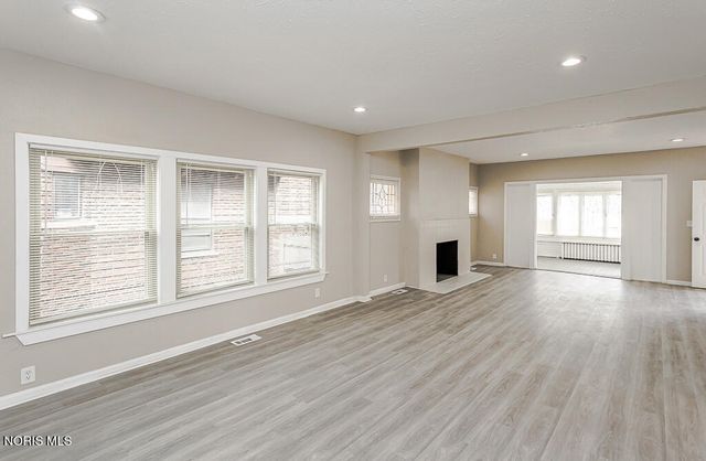 2337 Parkwood Avenue, Toledo, OH 43620