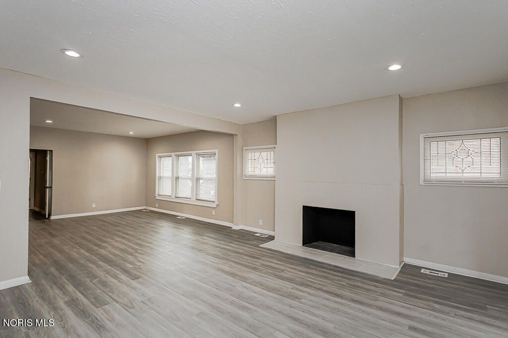 2337 Parkwood Avenue, Toledo, OH 43620