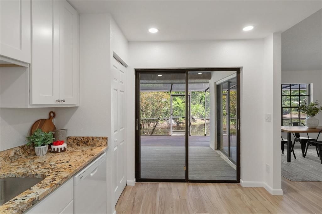 Image 12 of property listing at 3923 SHORESIDE CIRCLE, Tampa, FL 33624