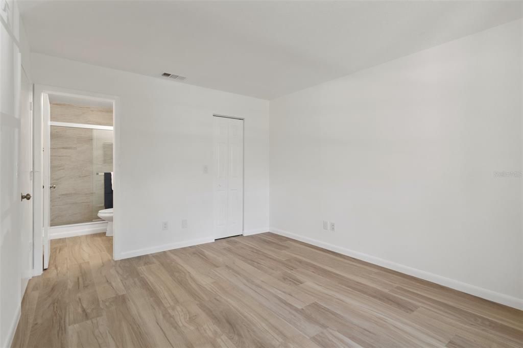 Image 17 of property listing at 3923 SHORESIDE CIRCLE, Tampa, FL 33624
