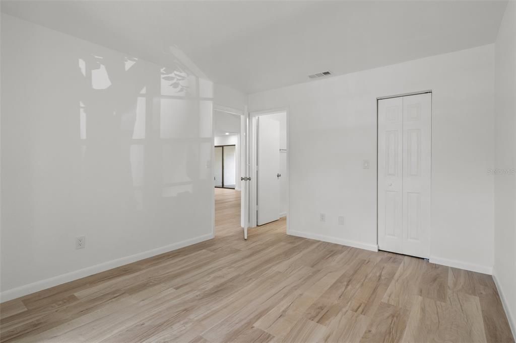 Image 18 of property listing at 3923 SHORESIDE CIRCLE, Tampa, FL 33624
