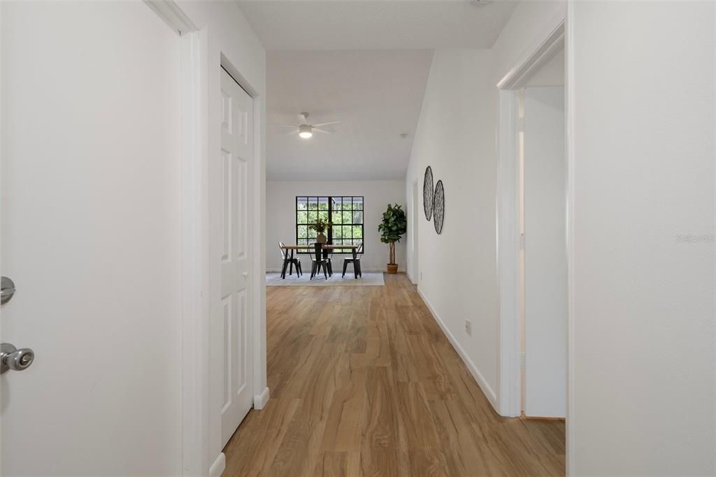 Image 2 of property listing at 3923 SHORESIDE CIRCLE, Tampa, FL 33624