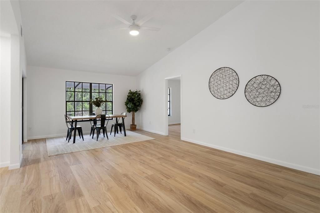 Image 5 of property listing at 3923 SHORESIDE CIRCLE, Tampa, FL 33624