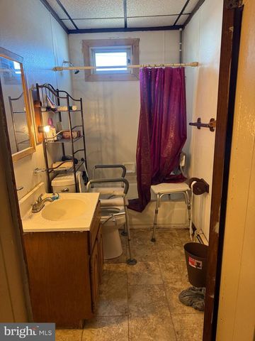 124 NASSAU ST, Trenton, NJ 08638