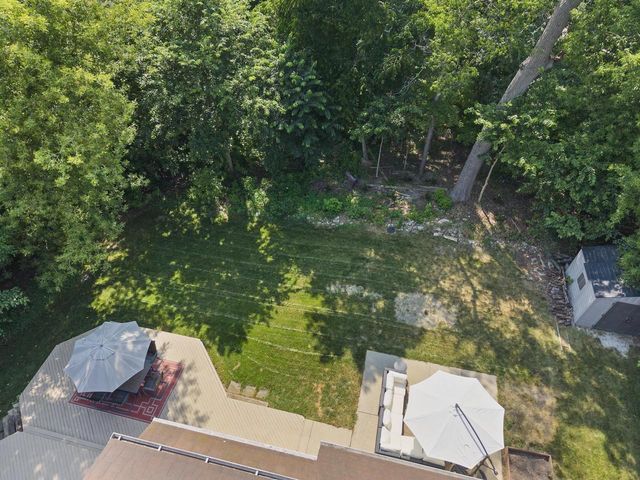 717 St Johns DRIVE, Delafield, WI 53018
