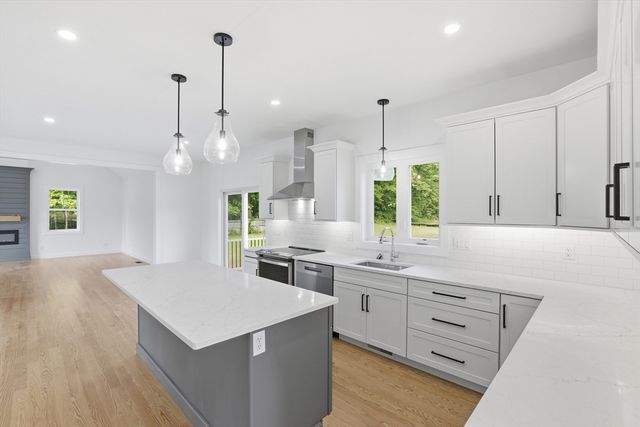 294 Salem Road, Dracut, MA 01826