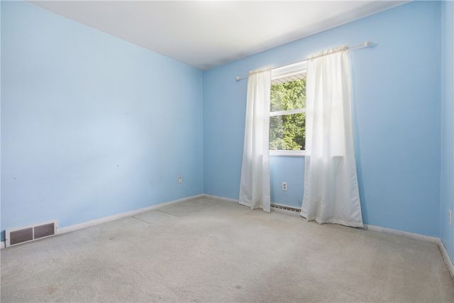 1641 Highland Rd, Economy, PA 15027