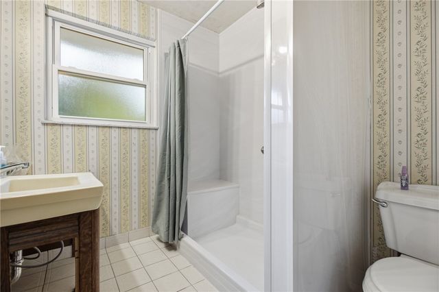 1641 Highland Rd, Economy, PA 15027
