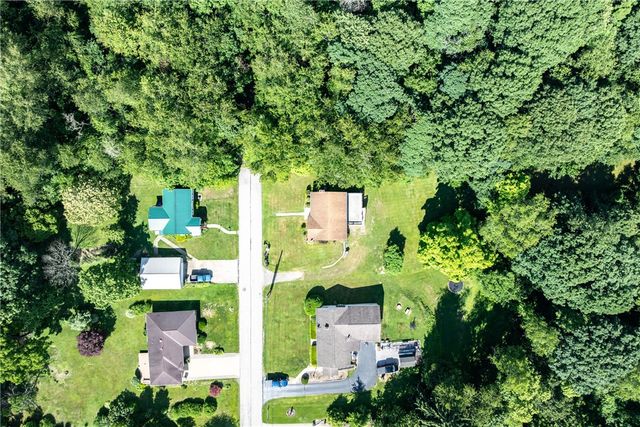 1641 Highland Rd, Economy, PA 15027