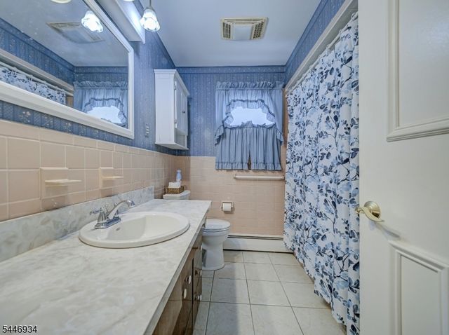 319 Marion Pl, Manville Boro, NJ 08835