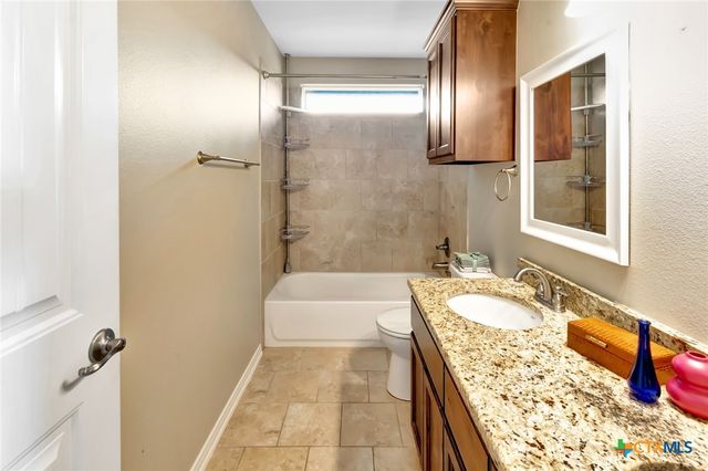 115 Copper Rock Cove, Victoria, TX 77904