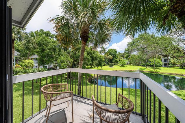 11863 Wimbledon Circle 504, Wellington, FL 33414