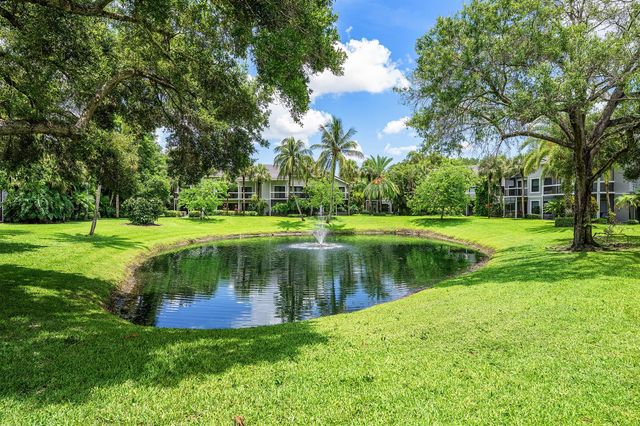 11863 Wimbledon Circle 504, Wellington, FL 33414
